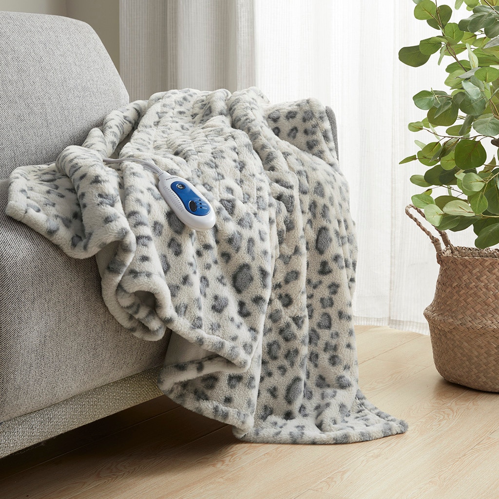 Hampton Hill Bedding Zuri Oversized Faux Fur Heated Throw BR54-4182