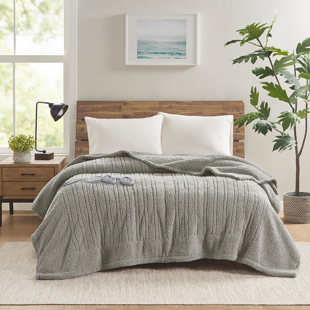 Hampton Hill Bedding Sherpa Heated Blanket TN54-0499