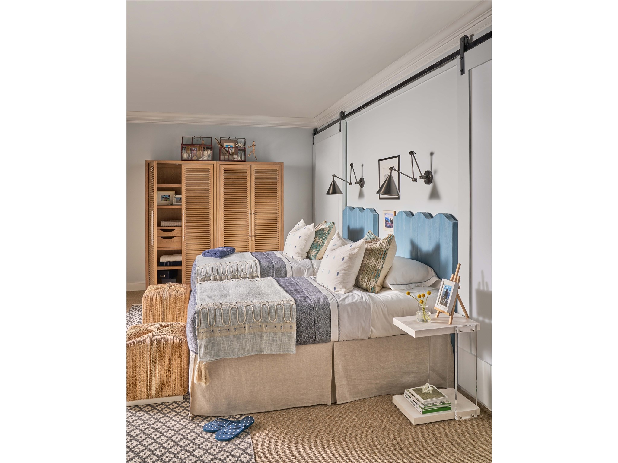 universal-furniture-